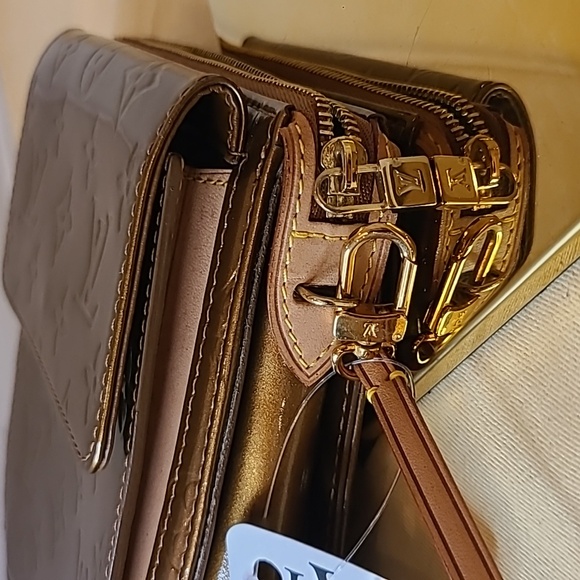 LOUIS VUITTON VINTAGE 2001 RARE FIND MONOGRAM VERNIS MOTT BAG NO LONGER PRODUCED - Picture 8 of 17